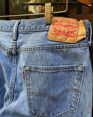 Vintage Levi's 501 Medium Wash Mom Jeans (33)